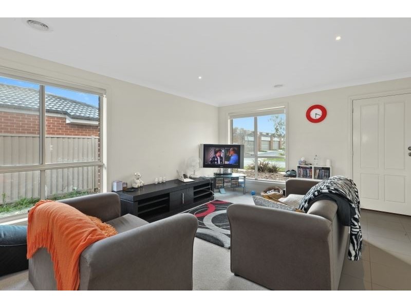 6 Oberon Street, Alfredton VIC 3350