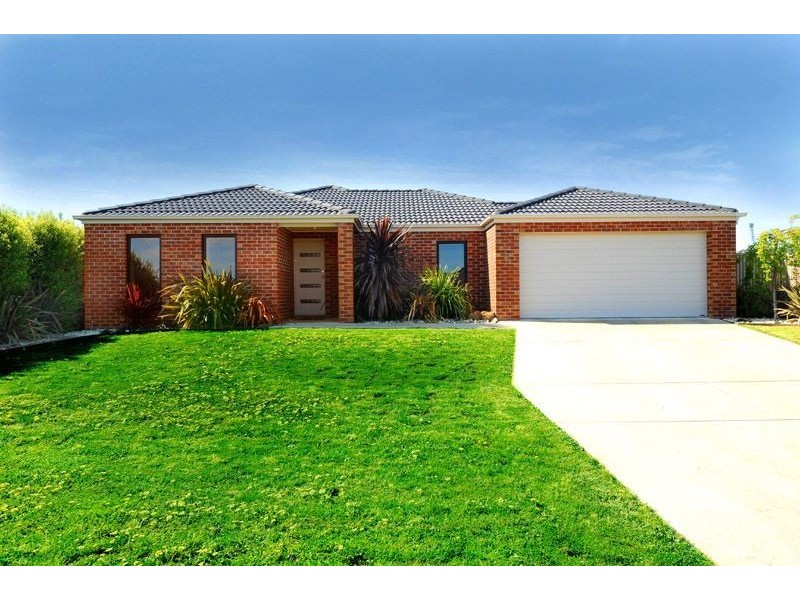 30 Menhennet Drive, Delacombe VIC 3356