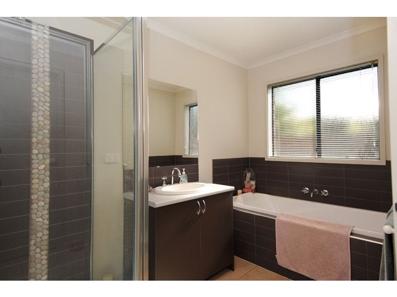 30 Menhennet Drive, Delacombe VIC 3356