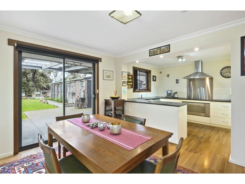 17 Edgewood Court, Delacombe VIC 3356