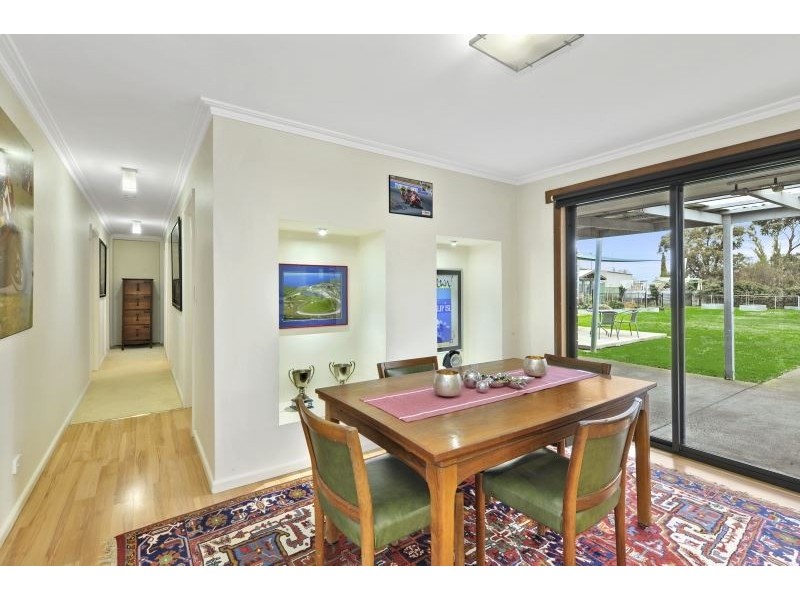17 Edgewood Court, Delacombe VIC 3356