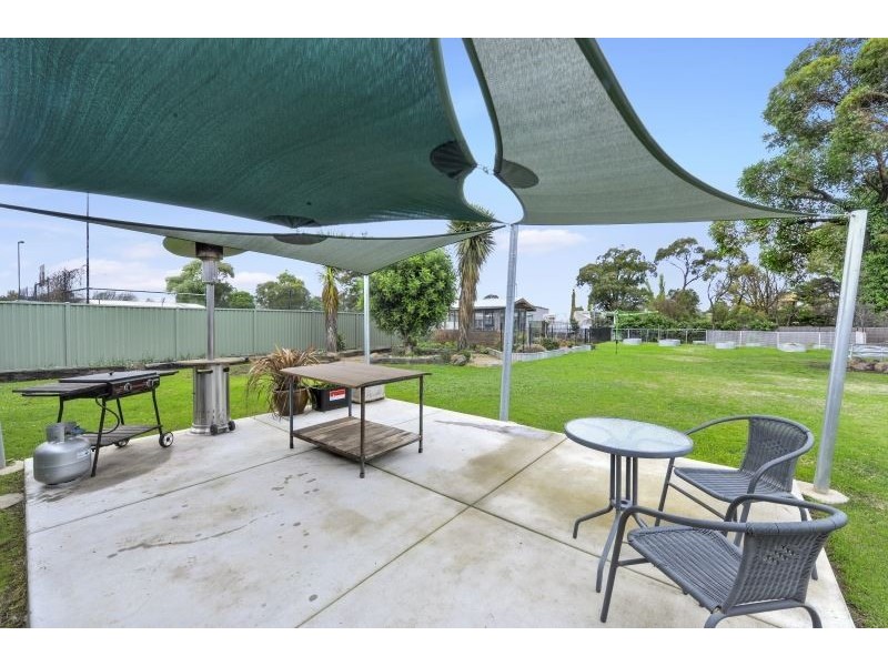 17 Edgewood Court, Delacombe VIC 3356