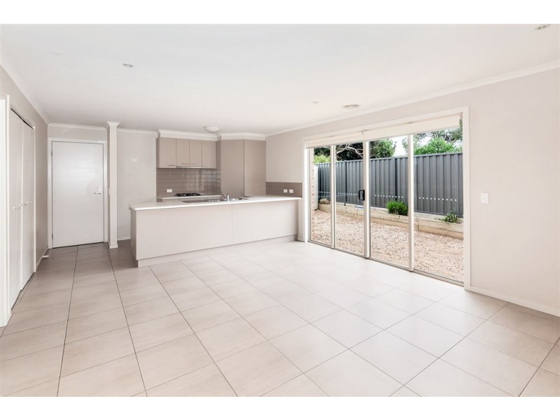 2/30 Albion Street, Sebastopol VIC 3356