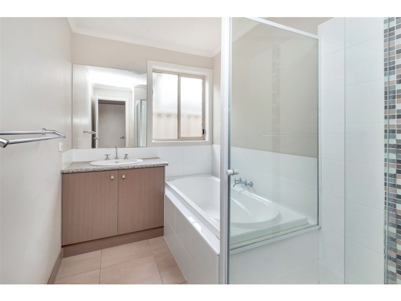 2/30 Albion Street, Sebastopol VIC 3356