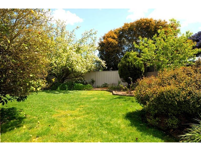 28 Rowlands Street, Sebastopol VIC 3356