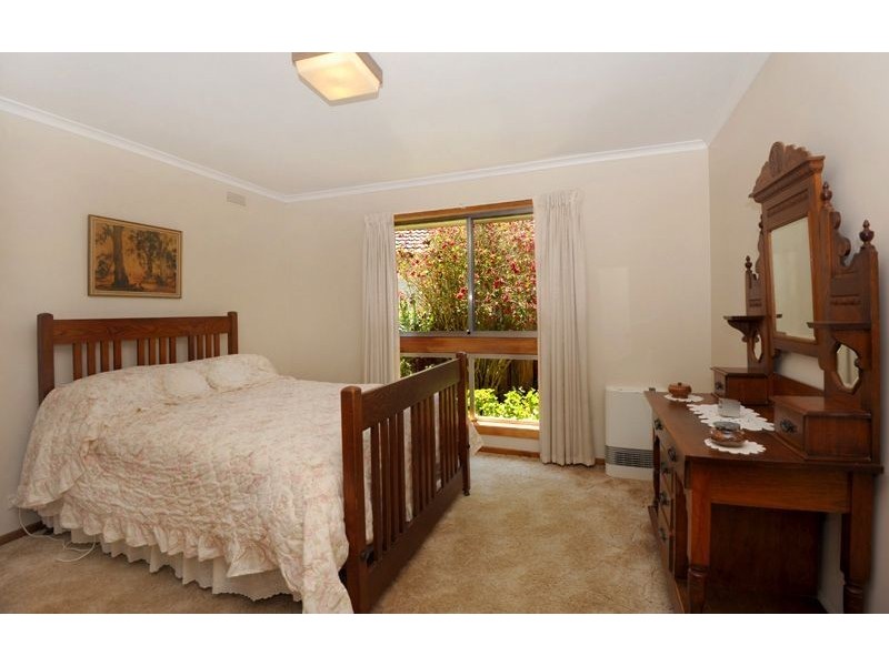 28 Rowlands Street, Sebastopol VIC 3356