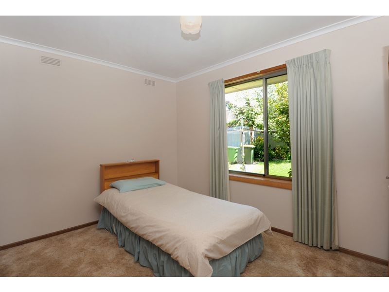 28 Rowlands Street, Sebastopol VIC 3356