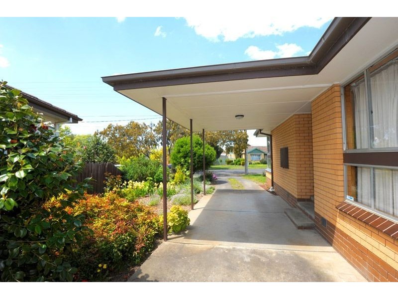 28 Rowlands Street, Sebastopol VIC 3356