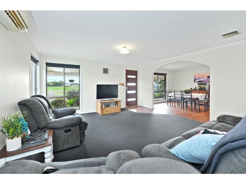 17 Berna Court, Ross Creek VIC 3351