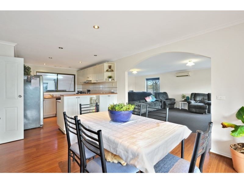 17 Berna Court, Ross Creek VIC 3351