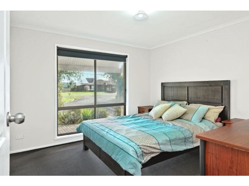 17 Berna Court, Ross Creek VIC 3351