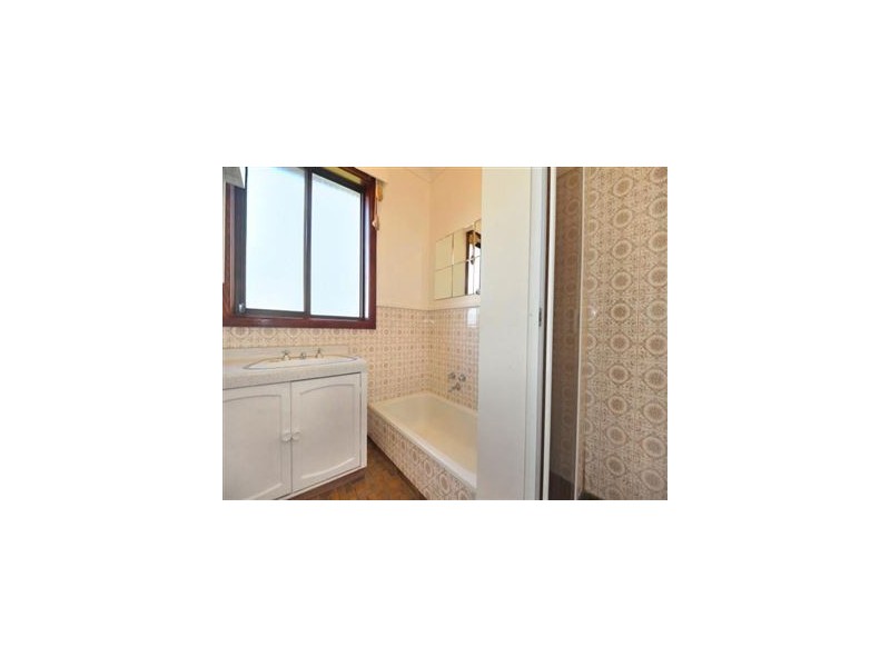 2 Margaret Street, Wendouree VIC 3355