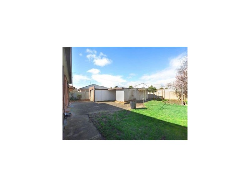 2 Margaret Street, Wendouree VIC 3355