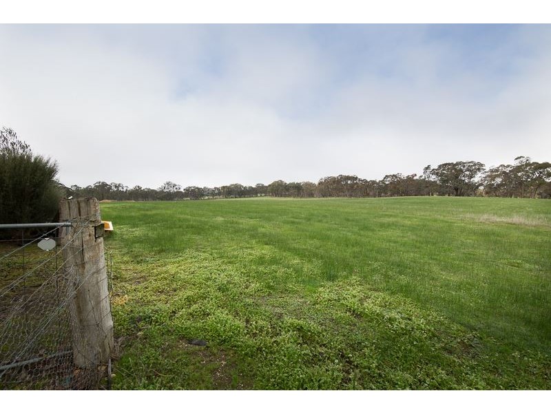 1 Clapperton Street, Lexton VIC 3352