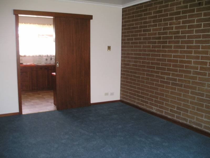 2/10 Malmesbury Street, Wendouree VIC 3355