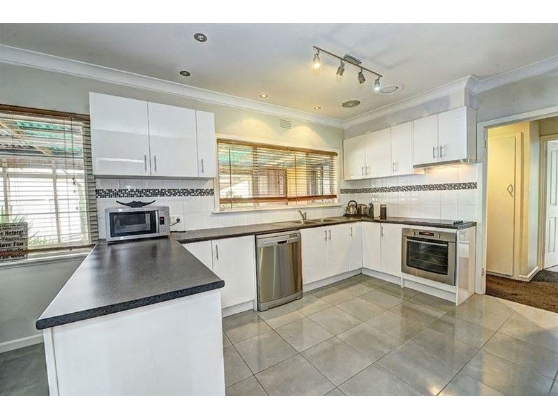 332 albert St, Sebastopol VIC 3356