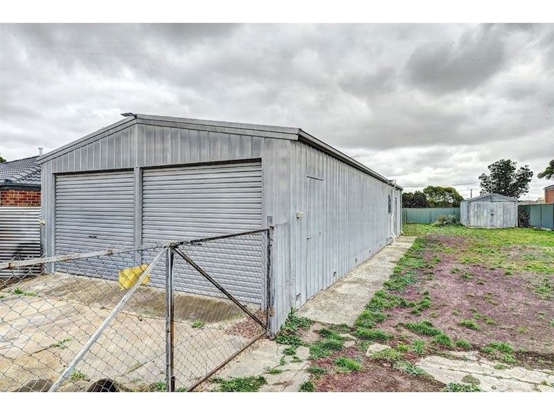 332 albert St, Sebastopol VIC 3356