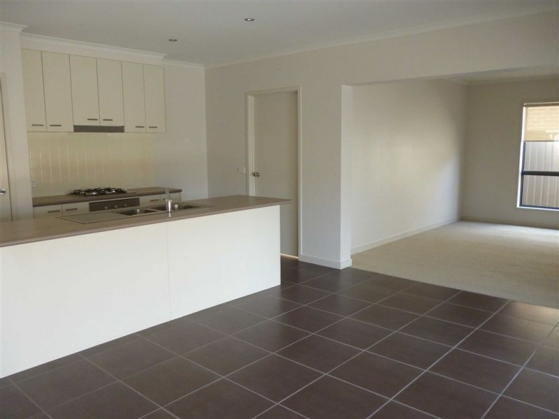 36 chase boulevard, Alfredton VIC 3350