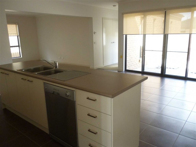 36 chase boulevard, Alfredton VIC 3350