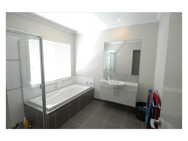 11 Baxter street, Miners Rest VIC 3352