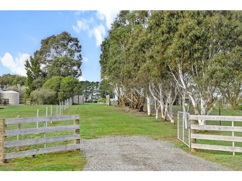 31 Whites Road, Cardigan VIC 3352