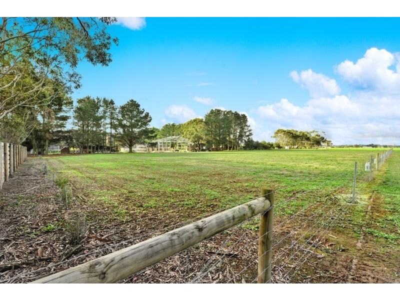 31 Whites Road, Cardigan VIC 3352