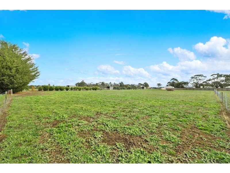 31 Whites Road, Cardigan VIC 3352