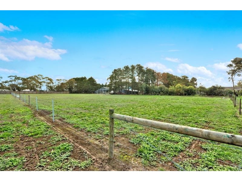 31 Whites Road, Cardigan VIC 3352