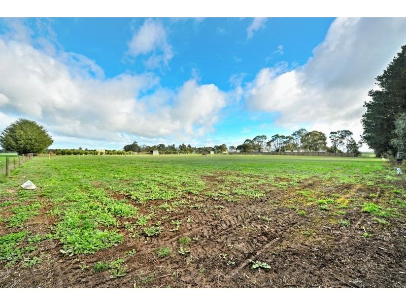 31 Whites Road, Cardigan VIC 3352