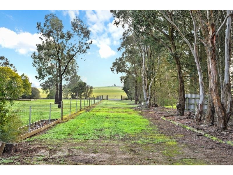 31 Whites Road, Cardigan VIC 3352