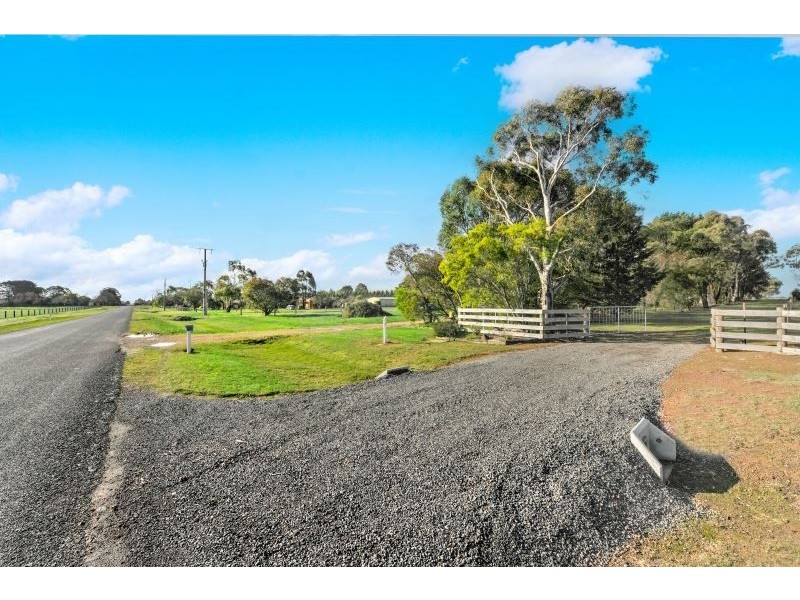 31 Whites Road, Cardigan VIC 3352