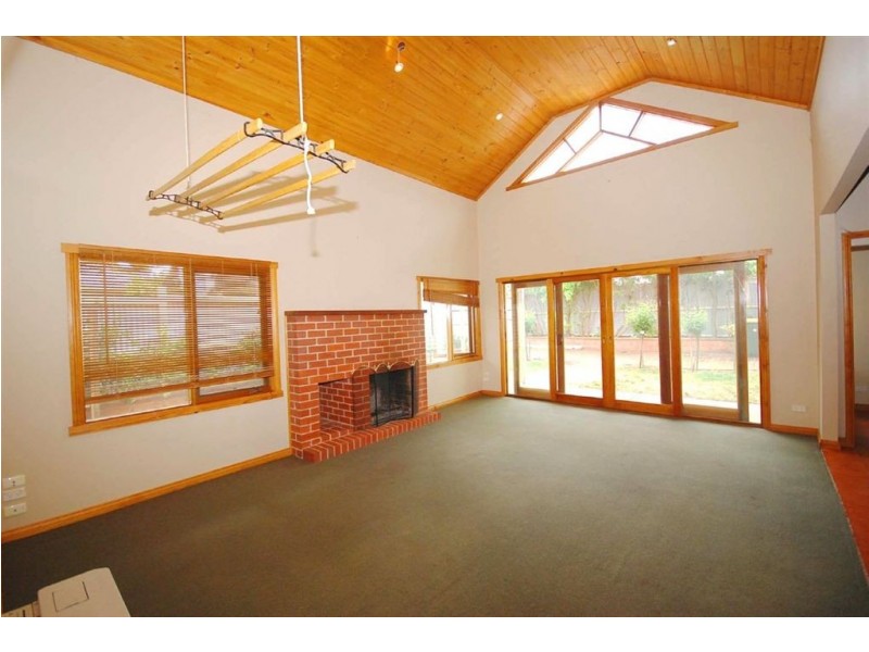 14 Devon Street, Lake Wendouree VIC 3350