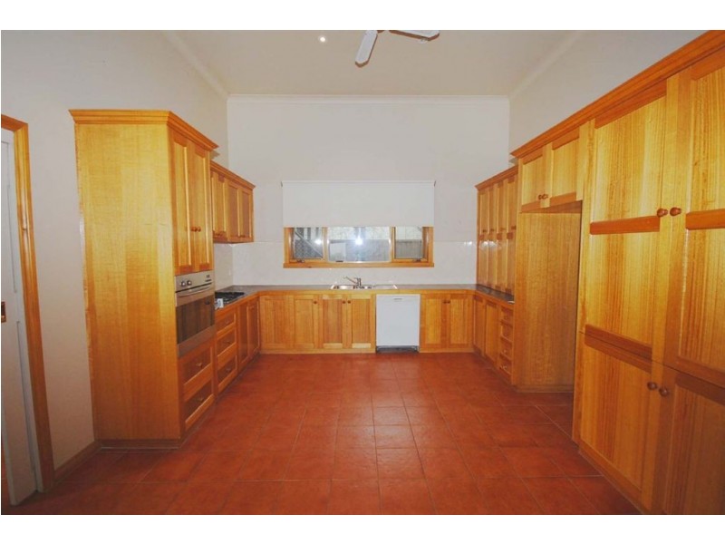 14 Devon Street, Lake Wendouree VIC 3350