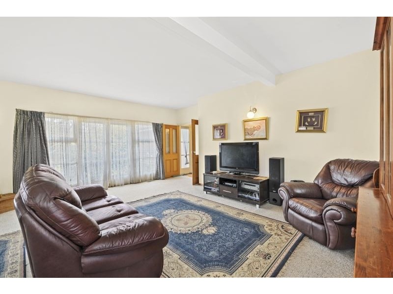 2 Heather Avenue, Mount Clear VIC 3350