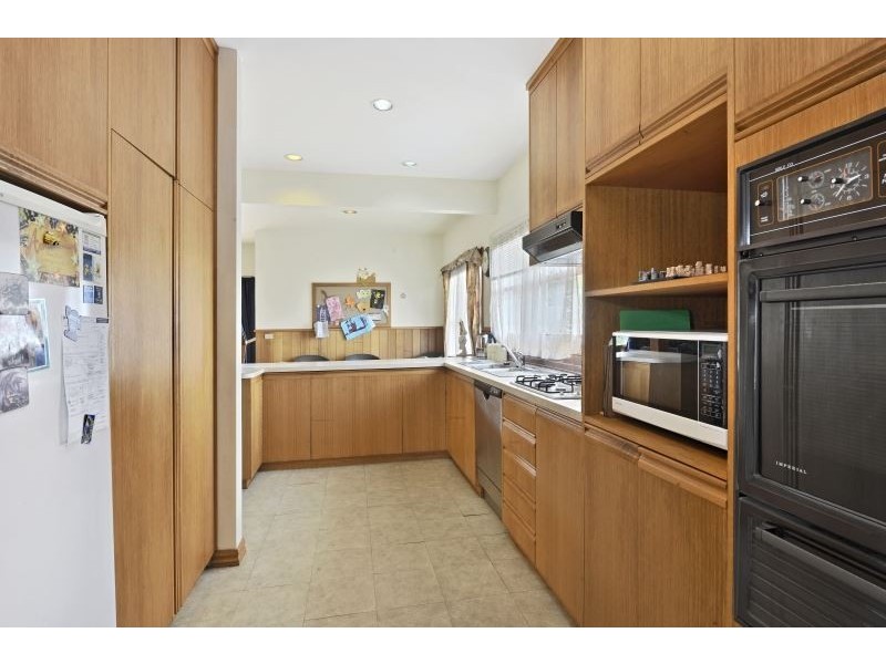 2 Heather Avenue, Mount Clear VIC 3350