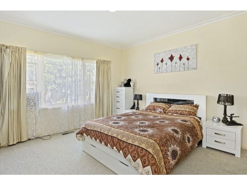 2 Heather Avenue, Mount Clear VIC 3350