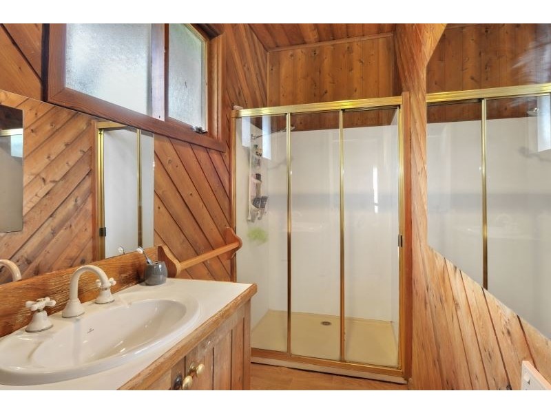 2 Heather Avenue, Mount Clear VIC 3350