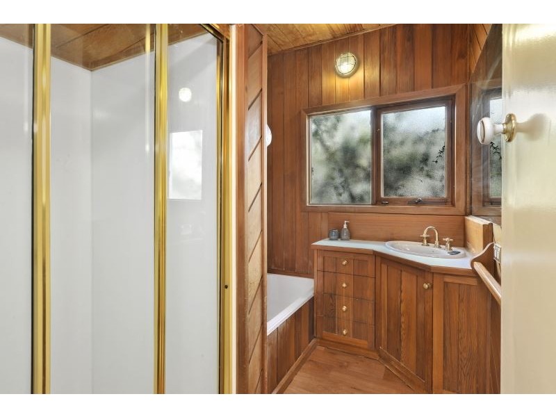 2 Heather Avenue, Mount Clear VIC 3350