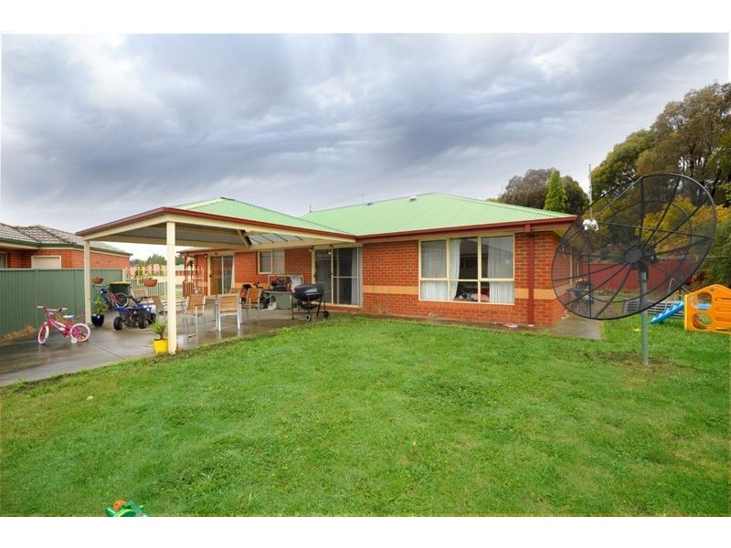 8 Castle Court, Ballarat VIC 3350