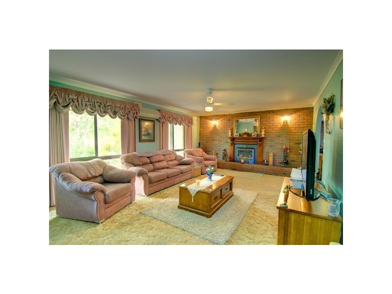 128 Hayes Drive, Smythes Creek VIC 3351