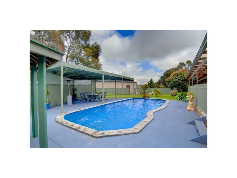 128 Hayes Drive, Smythes Creek VIC 3351