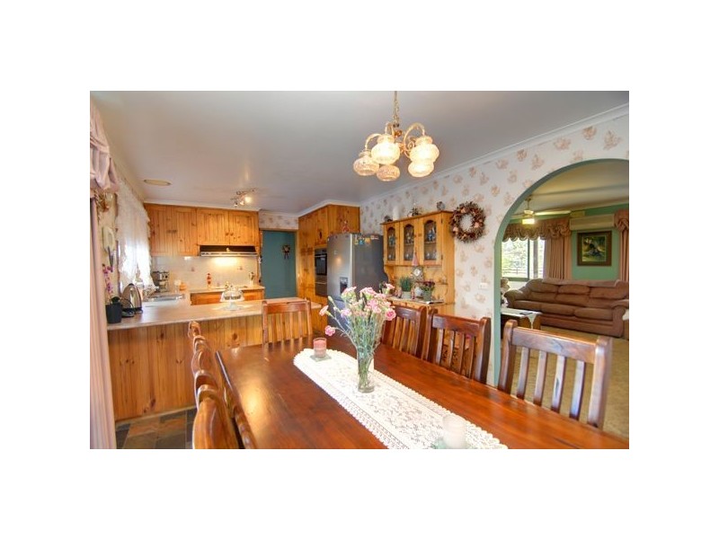 128 Hayes Drive, Smythes Creek VIC 3351