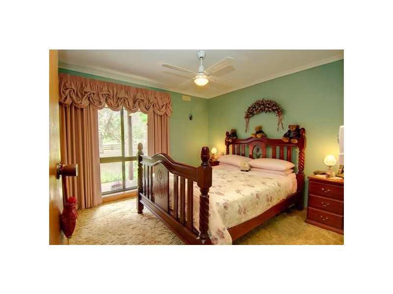 128 Hayes Drive, Smythes Creek VIC 3351