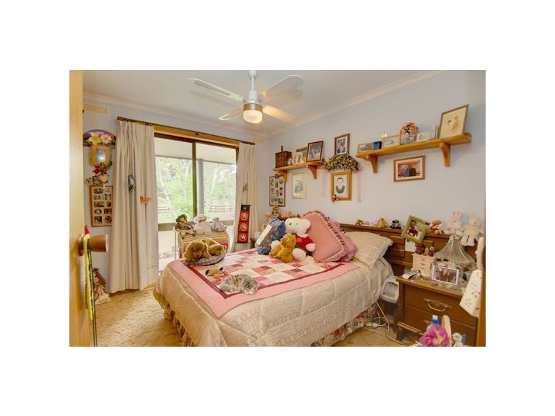 128 Hayes Drive, Smythes Creek VIC 3351