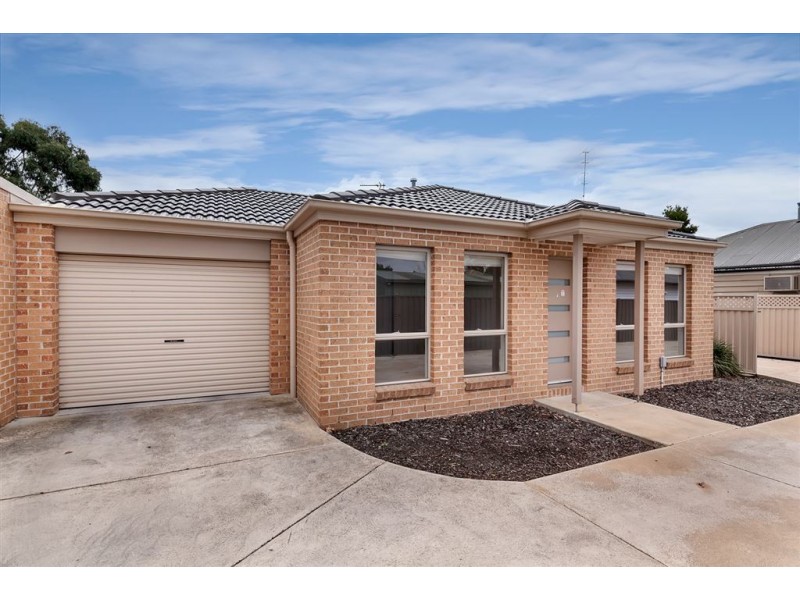 2/30 Albion Street, Sebastopol VIC 3356