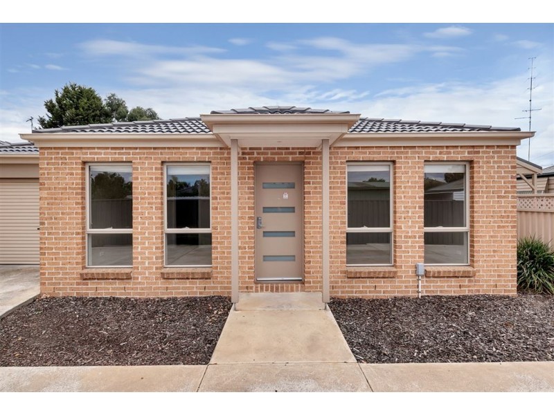 2/30 Albion Street, Sebastopol VIC 3356