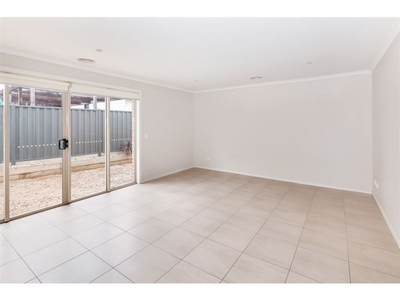 2/30 Albion Street, Sebastopol VIC 3356