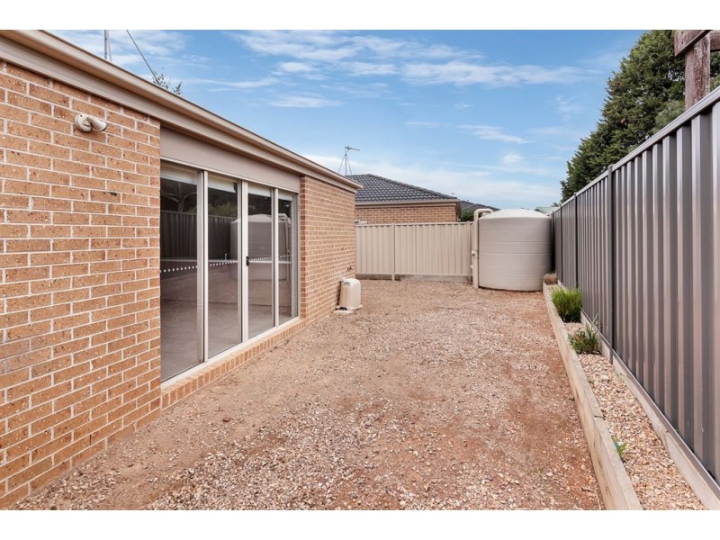 2/30 Albion Street, Sebastopol VIC 3356