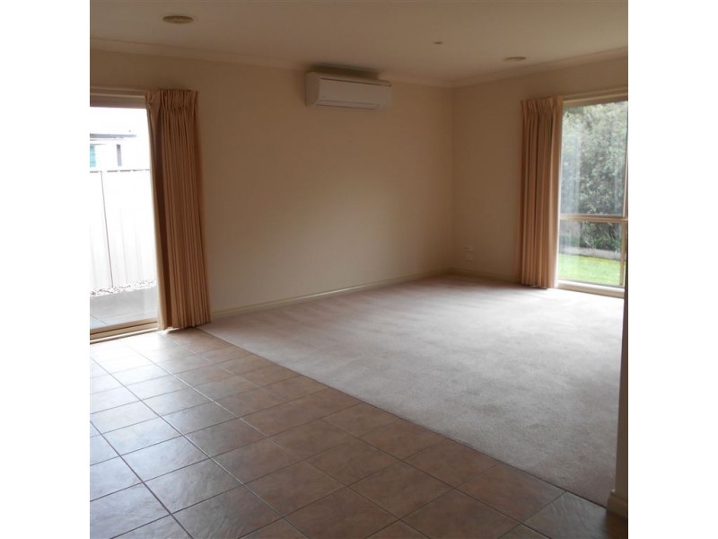 1/20 Inkerman Street, Newington VIC 3350