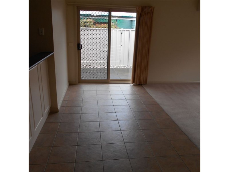 1/20 Inkerman Street, Newington VIC 3350